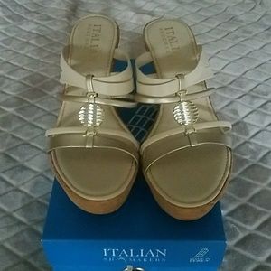 New- Italian Shoemakers Wedges SZ 8.5